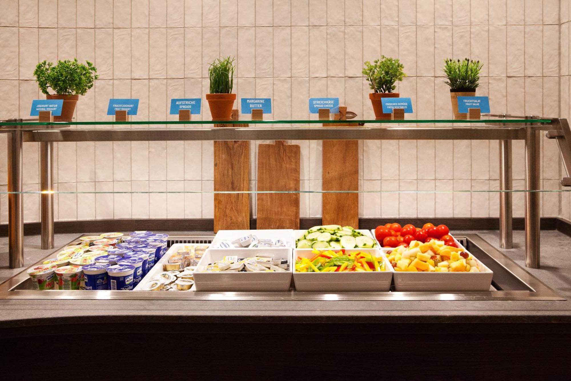 Hampton By Hilton Munich City Center East — Photos 2